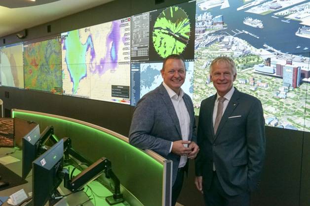 CNTV 30yearsAIDA Felix Eichhorn President AIDA Cruises with Jens Meier, CEO of Hamburg Port Authority at 30 years of AIDA Cruises press conference in the operations center of the cruise company Hamburg Hafencity on 04 06 2026 Hamburg Germany