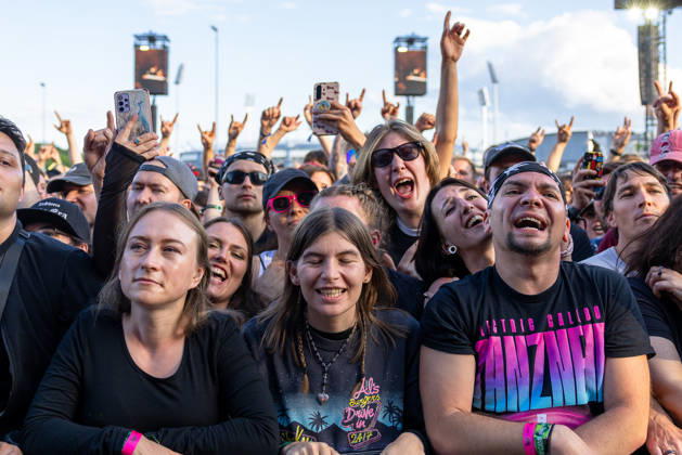 Music festival Rock im Park 2026 Electric Callboy, Nuremberg, 05 06 2026 Enthusiastic fans celebrate the performance of Electric Callboy Cheering crowd with raised hands and devils gesture at the open-air concert Nuremberg Bavaria Germany 20260605-286A7875-M4000