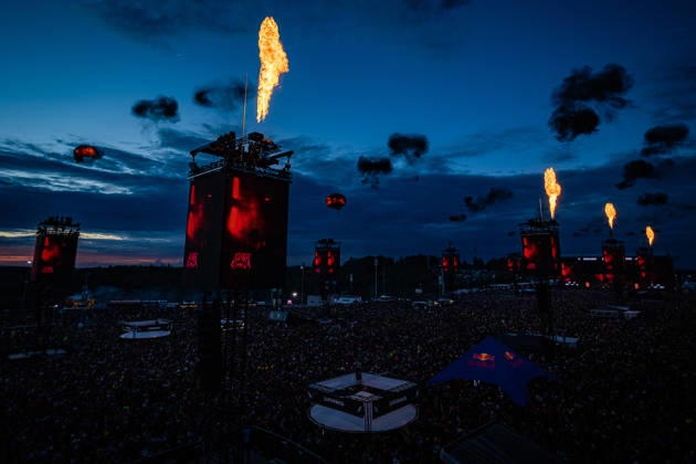Rock am Ring 2026, 5 6 2026 Flames at Papa Roach The traditional Rock am Ring festival at the Nürburgring in the Eifel region kicks off the festival season in Germany Rock am Ring will take place this year from June 5 to 7 Around 80 bands and artists will perform on one of the three large stages Nürburg Nürburgring Rhineland-Palatinate Germany Copyright: xSebastianxDerixx