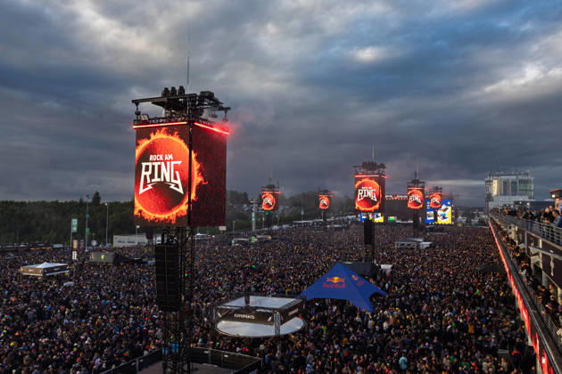 Rock am Ring 2026 05 06 26 Sunset and fire First festival day on Friday, 05 06 2026, at Rock am Ring 2026 at the Nürburgring in the Eifel The three-day music festival lasts until Sunday, 07 06 2026, and is one of the largest open air festivals in Germany Nürburg Nürburgring Rhineland-Palatinate Germany Copyright: xMarcxJohnx