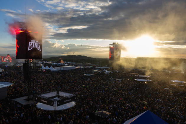 Rock am Ring 2026 05 06 26 Sunset and fire First festival day on Friday, 05 06 2026, at Rock am Ring 2026 at the Nürburgring in the Eifel The three-day music festival lasts until Sunday, 07 06 2026, and is one of the largest open air festivals in Germany Nürburg Nürburgring Rhineland-Palatinate Germany Copyright: xMarcxJohnx