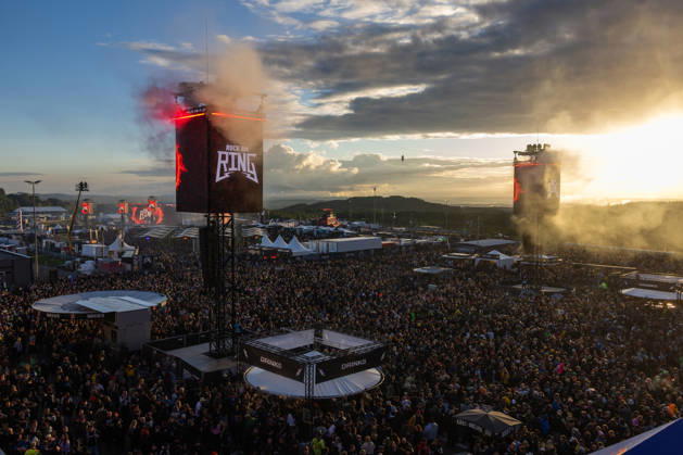Rock am Ring 2026 05 06 26 Sunset and fire First festival day on Friday, 05 06 2026, at Rock am Ring 2026 at the Nürburgring in the Eifel The three-day music festival lasts until Sunday, 07 06 2026, and is one of the largest open air festivals in Germany Nürburg Nürburgring Rhineland-Palatinate Germany Copyright: xMarcxJohnx