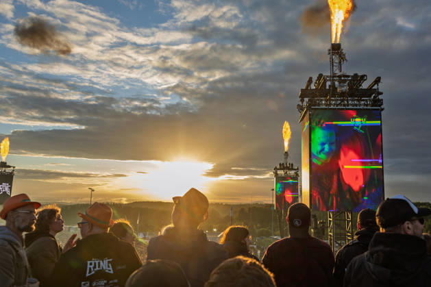 Rock am Ring 2026 05 06 26 Sunset and fire in front of the utopia Stage First festival day on Friday, 05 06 2026, at Rock am Ring 2026 at the Nürburgring in the Eifel The three-day music festival lasts until Sunday, 07 06 2026, and is one of the largest open air festivals in Germany Nürburg Nürburgring Rhineland-Palatinate Germany Copyright: xMarcxJohnx