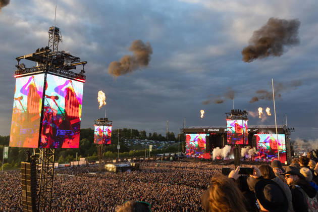 Rock am Ring 2026 05 06 26 Sunset and fire in front of the utopia Stage First festival day on Friday, 05 06 2026, at Rock am Ring 2026 at the Nürburgring in the Eifel The three-day music festival lasts until Sunday, 07 06 2026, and is one of the largest open air festivals in Germany Nürburg Nürburgring Rhineland-Palatinate Germany Copyright: xMarcxJohnx