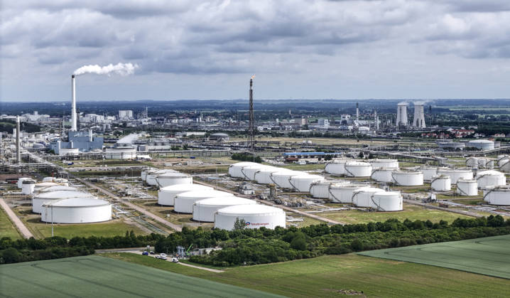 TotalEnergies Raffinerie Mitteldeutschland GmbH Oil tanks of TotalEnergies Raffinerie Mitteldeutschland GmbH, Leuna, 03 06 2026 The refinery supplies filling stations with gasoline in lSaxony Anhalt, Saxony and Thuringia Leuna Saxony Anhalt Germany