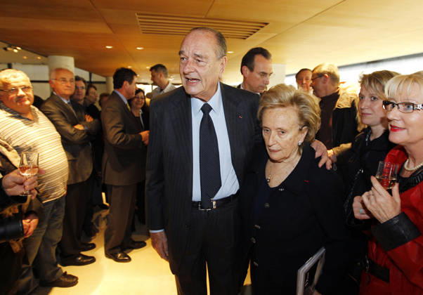 Bernadette Chirac, Wife Of Former French President Jacques Chirac, Dies At 93 Bernadette Chirac, wife of former French President Jacques Chirac, has died at the age of 93. A steadfast supporter throughout her husband’s political career, Bernadette Chodron de Courcel became an influential figure in French public life. She served as a member of the Corrèze General Council and was deeply involved in charitable work. She passed away on Friday at the age of 93. FILE - French Former president Jacques Chirac and his wife Bernadette unveil the Christian Dior exhibition held at the Jacques Chirac museum, in his birth native village of Sarran, France on March 20, 2010. Photo by Patrick Bernard ABACAPRESS.COM Sarran Correze France  Copyright: xBernardxPatrick ABACAx