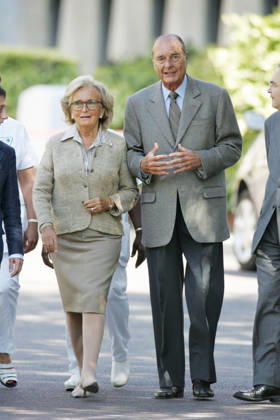 Bernadette Chirac, Wife Of Former French President Jacques Chirac, Dies At 93 Bernadette Chirac, wife of former French President Jacques Chirac, has died at the age of 93. A steadfast supporter throughout her husband’s political career, Bernadette Chodron de Courcel became an influential figure in French public life. She served as a member of the Corrèze General Council and was deeply involved in charitable work. She passed away on Friday at the age of 93. FILE - French President Jacques Chirac leaves Val de Grace military hospital in Paris, France on september 9, 2005 along with his wife Bernadette. The French leader was admitted there a week ago suffering from eye trouble described as a vascular incident. Photo by Suu-Dioniso ABACAPRESS  Copyright: xDionisio-Suu ABACAx