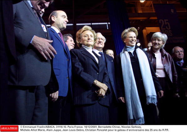 Bernadette Chirac, Wife Of Former French President Jacques Chirac, Dies At 93 Bernadette Chirac, wife of former French President Jacques Chirac, has died at the age of 93. A steadfast supporter throughout her husband’s political career, Bernadette Chodron de Courcel became an influential figure in French public life. She served as a member of the Corrèze General Council and was deeply involved in charitable work. She passed away on Friday at the age of 93. FILE - Emmanuel Fradin ABACA. 31116-10. Paris-France. 16 12 2001. Bernadette Chirac, Michele Alliot-Marie, Alain Juppe pour le gateau d anniversaire des 25 ans du R.P.R.  Copyright: xFradinxEmmanuel ABACAx
