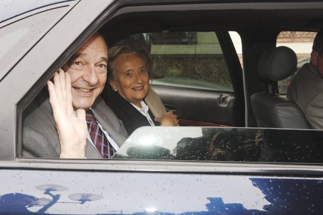 Bernadette Chirac, Wife Of Former French President Jacques Chirac, Dies At 93 Bernadette Chirac, wife of former French President Jacques Chirac, has died at the age of 93. A steadfast supporter throughout her husband’s political career, Bernadette Chodron de Courcel became an influential figure in French public life. She served as a member of the Corrèze General Council and was deeply involved in charitable work. She passed away on Friday at the age of 93. FILE - Jacques and Bernadette Chirac leave the inauguration of the place Loulou Gaste, (French composer and Line Renaud s late husband) in the 17th district of Paris, France on July 1, 2005. Photo by Giancarlo Gorassini ABACAPRESS.COM Paris France  Copyright: xGorassinixGiancarlo ABACAx