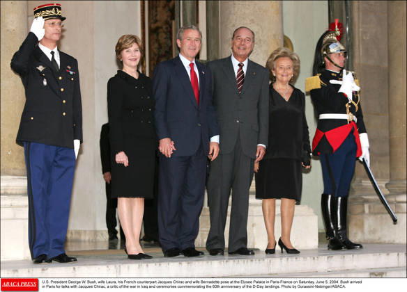 Bernadette Chirac, Wife Of Former French President Jacques Chirac, Dies At 93 Bernadette Chirac, wife of former French President Jacques Chirac, has died at the age of 93. A steadfast supporter throughout her husband’s political career, Bernadette Chodron de Courcel became an influential figure in French public life. She served as a member of the Corrèze General Council and was deeply involved in charitable work. She passed away on Friday at the age of 93. FILE - U.S. President George W. Bush, wife Laura, his French counterpart Jacques Chirac and wife Bernadette pose at the Elysee Palace in Paris-France on Saturday, June 5, 2004. Bush arrived in Paris for talks with Jacques Chirac, a critic of the war in Iraq and ceremonies commemorating th  Copyright: xGorassini-Nebinger ABACAx