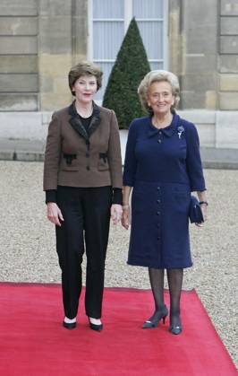 Bernadette Chirac, Wife Of Former French President Jacques Chirac, Dies At 93 Bernadette Chirac, wife of former French President Jacques Chirac, has died at the age of 93. A steadfast supporter throughout her husband’s political career, Bernadette Chodron de Courcel became an influential figure in French public life. She served as a member of the Corrèze General Council and was deeply involved in charitable work. She passed away on Friday at the age of 93. FILE - French First Lady Bernadette Chirac welcomes U.S. First Lady Laura Bush for a meeting on fighting child pornography and abductions held at the Elysee Palace, in Paris, France, on January 17, 2007. Photo by Mousse ABACAPRESS.COM Paris France  Copyright: xMousse ABACAx