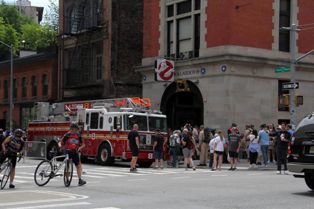 June 6, 2026, Manhattan, New York, United States: New York New York June 6,.2026...Ghostbusters Day is an annual celebration of the iconic 1984 film Ghostbusters . It started in 2014 to commemorate the 30th anniversary of the movieÃ¢â‚¬â ¢s release. Since then, it has grown into a beloved tradition that brings together fans from around the world. Manhattan United States - ZUMAc272 20260606_znp_c272_003 Copyright: xEmilyxCotlerx