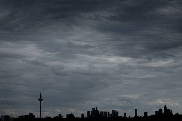 Cloudy sky over the Frankfurt skyline Dark clouds pass over the Frankfurt banking skyline Frankfurt am Main Hesse Germany 2026.06.06_ffm_skyline_wolkenhimmel_03