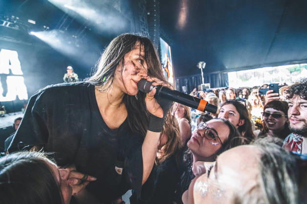Sofia Isella live at Northside 2026 Aarhus, Denmark. 06th, June 2026. The American singer and musician Sofia Isella performs a live concert during the Danish music festival Northside 2026 in Aarhus. Here she is seen with concert goers. Denmark, Aarhus  Copyright: xGonzalesxPhoto RolfxMeldgaardx