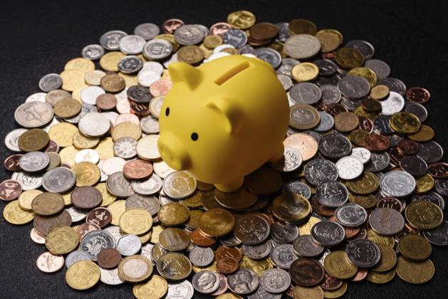 Ein Sparschwein als Konzept zum Speichern, Ansammeln und Sparen von finanziellen Ressourcen. Ein Sparschwein als finanzieller Hintergrund für dein Design A piggy bank as a concept for storing, accumulating, and saving financial resources. A piggy bank as a financial backdrop for your design Copyright: imageBROKER TetianaxChernykova ibxiqx17834808.jpg
