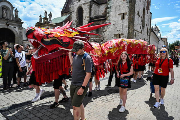 Poland s 25th Dragon Parade in Krakow KRAKOW, POLAND - JUNE 07: People take part the Dragon Parade during the 25th Great Dragon Parade edition at the Main Square, Krakow, Poland, on June 07, 2026. For the 25th year in a row, Krakow brings the annual celebration representing the myth of Dragon, the city symbol. Omar Marques Anadolu Krakow Poland. Editorial use only. Please get in touch for any other usage.  Copyright: x2026xAnadoluxOmarxMarquesx