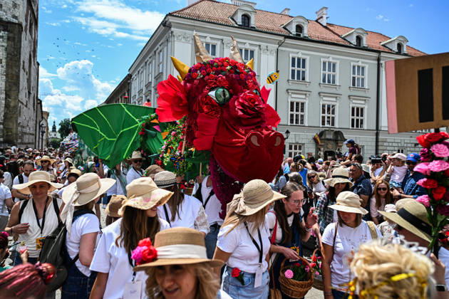Poland s 25th Dragon Parade in Krakow KRAKOW, POLAND - JUNE 07: People take part the Dragon Parade during the 25th Great Dragon Parade edition at the Main Square, Krakow, Poland, on June 07, 2026. For the 25th year in a row, Krakow brings the annual celebration representing the myth of Dragon, the city symbol. Omar Marques Anadolu Krakow Poland. Editorial use only. Please get in touch for any other usage.  Copyright: x2026xAnadoluxOmarxMarquesx