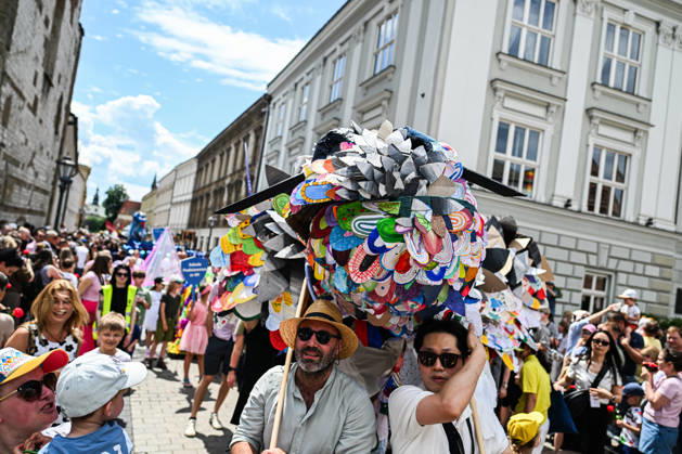 Poland s 25th Dragon Parade in Krakow KRAKOW, POLAND - JUNE 07: People take part the Dragon Parade during the 25th Great Dragon Parade edition at the Main Square, Krakow, Poland, on June 07, 2026. For the 25th year in a row, Krakow brings the annual celebration representing the myth of Dragon, the city symbol. Omar Marques Anadolu Krakow Poland. Editorial use only. Please get in touch for any other usage.  Copyright: x2026xAnadoluxOmarxMarquesx
