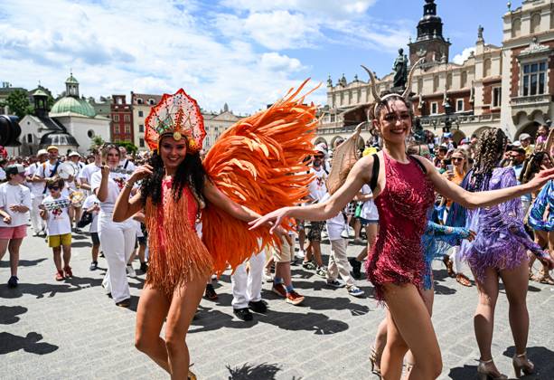 Poland s 25th Dragon Parade in Krakow KRAKOW, POLAND - JUNE 07: People take part the Dragon Parade during the 25th Great Dragon Parade edition at the Main Square, Krakow, Poland, on June 07, 2026. For the 25th year in a row, Krakow brings the annual celebration representing the myth of Dragon, the city symbol. Omar Marques Anadolu Krakow Poland. Editorial use only. Please get in touch for any other usage.  Copyright: x2026xAnadoluxOmarxMarquesx