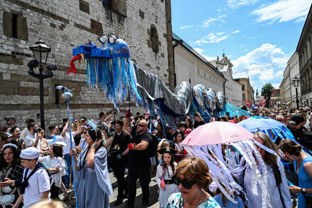 Poland s 25th Dragon Parade in Krakow KRAKOW, POLAND - JUNE 07: People take part the Dragon Parade during the 25th Great Dragon Parade edition at the Main Square, Krakow, Poland, on June 07, 2026. For the 25th year in a row, Krakow brings the annual celebration representing the myth of Dragon, the city symbol. Omar Marques Anadolu Krakow Poland. Editorial use only. Please get in touch for any other usage.  Copyright: x2026xAnadoluxOmarxMarquesx