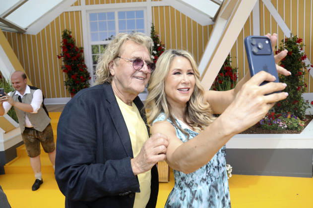 Simone Charly Brunner on the ARD TV show Immer wieder sonntags at Europa Park Rust, 07 06 2026 Foto:xAgenturxWehnertx xGränzdörferx xFuturexImagex sonntags0706_6647