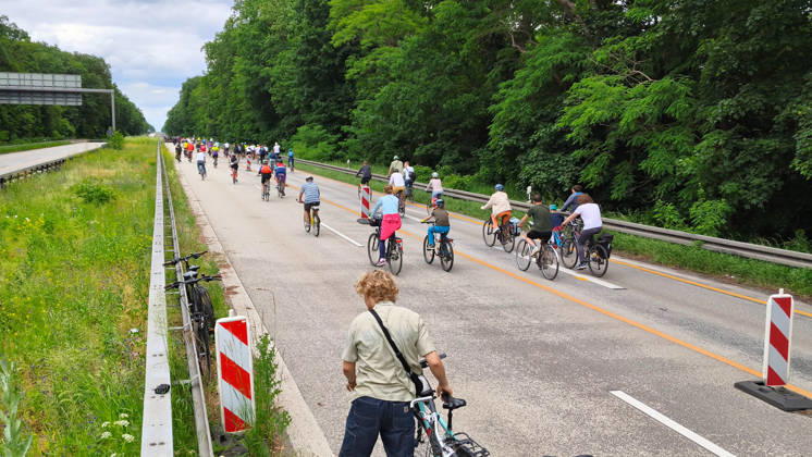 Berlin, 07 06 2026 The ADFC is organizing the 50th bicycle rally this Sunday Tens of thousands of people are having fun on Avus