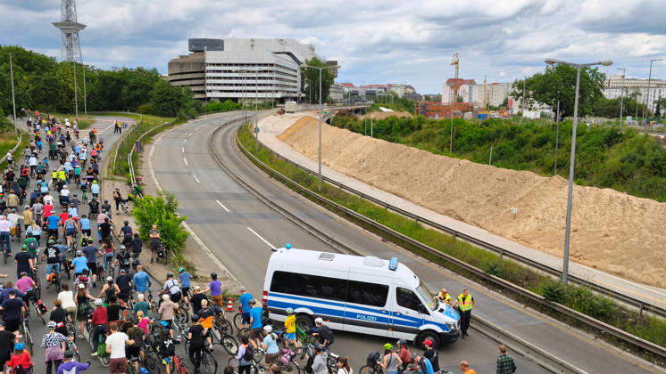 Berlin, 07 06 2026 The ADFC is organizing the 50th bicycle rally this Sunday Tens of thousands of people are enjoying the ride