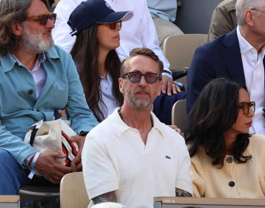 Roland Garros 2026 - Celebs Finale Cobolli vs Zverev Philippe Caveriviere - Célébrités dans les tribunes de Roland Garros pendant la finale homme de l Open de France de Tennis à Paris, le 7 juin 2026. Celebrities in the stands at Roland Garros stadium during the men s final of the French Open in Paris on June 7, 2026.  Copyright: xFabricexChasseryx