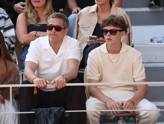 Roland Garros 2026 - Celebs Finale Cobolli vs Zverev Guillaume Canet et Marcel Canet - Célébrités dans les tribunes de Roland Garros pendant la finale homme de l Open de France de Tennis à Paris, le 7 juin 2026. Celebrities in the stands at Roland Garros stadium during the men s final of the French Open in Paris on June 7, 2026.  Copyright: xFabricexChasseryx