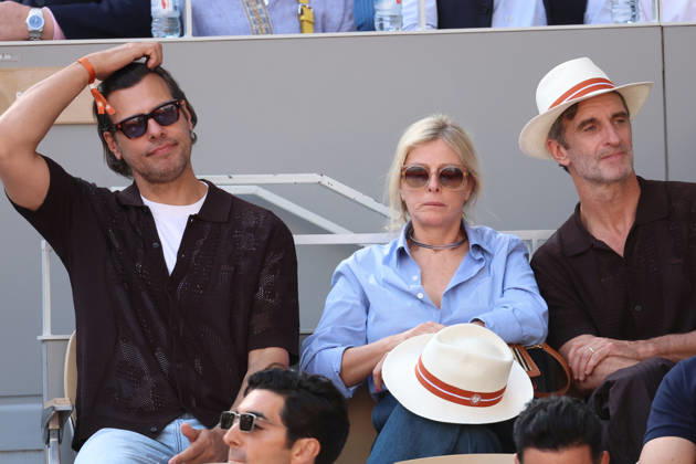 Roland Garros 2026 - Celebs Finale Cobolli vs Zverev Laurent Lafitte, Karin Viard et Manuel Herrero - Célébrités dans les tribunes de Roland Garros pendant la finale homme de l Open de France de Tennis à Paris, le 7 juin 2026. Celebrities in the stands at Roland Garros stadium during the men s final of the French Open in Paris on June 7, 2026.  Copyright: xFabricexChasseryx