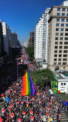 RECORD DATE NOT STATED The 30th LGBT+ Pride Parade in Sao Paulo brings together thousands of people in Sao Paulo. Sao Paulo (SP), 07 06 2026 - LGBT+ Pride Parade SP Public participates in the 30th edition of the LGBT+ Pride Parade held on Avenida Paulista, in the central region of Sao Paulo, this Sunday (07). The event brings together thousands of people in celebration of diversity and the fight for the rights of the LGBT+ community.(Foto: Pedro Paulo Diaz Thenews2 imago images) The 30th LGBT+ Pride Parade in Sao Paulo brings together thousands of people in Sao Paulo.  Copyright: xPedroxPauloxDiazx