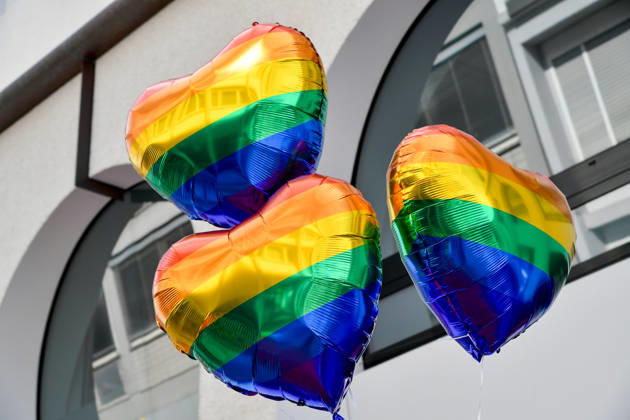 Deutschland, Baden-Wuerttemberg, Karlsruhe 08.06.2026, Deutschland, GER, Baden-Wuerttemberg, Karlsruhe im Bild Themenbild, CSD Karlsruhe 2026, Christopher Street Day, Karlsruhe Pride, LGBTQIA+, Pride, Vielfalt, Diversität, Gleichberechtigung, Akzeptanz, Toleranz, Sichtbarkeit, Queer Community, Love is Love, Regenbogenflagge, Pride Parade, Demonstration, Menschenrechte, Inklusion, Antidiskriminierung, Solidarität, Community, Empowerment, Gender Diversity, Trans Rights, Nonbinary, Lesbian, Gay, Bisexual, Queer, Ally, Pride Month, Straßenfest, Vielfalt feiern, Gleichstellung, Karlsruhe Events, Baden-Württemberg, bunt, laut, stolz, Liebe, Respekt, Freiheit, Zusammenhalt, Christopher Street Day Karlsruhe, CSD 2026, Pride Karlsruhe, Queere Si Deutschland, Baden-Wuerttemberg, Karlsruhe, 08.06.2026-1