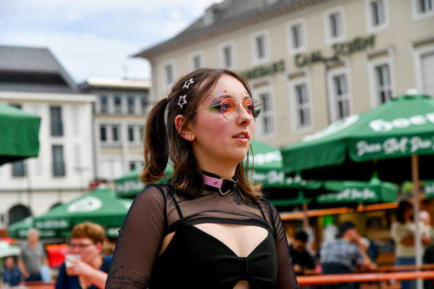 Deutschland, Baden-Wuerttemberg, Karlsruhe 08.06.2026, Deutschland, GER, Baden-Wuerttemberg, Karlsruhe im Bild Themenbild, CSD Karlsruhe 2026, Christopher Street Day, Karlsruhe Pride, LGBTQIA+, Pride, Vielfalt, Diversität, Gleichberechtigung, Akzeptanz, Toleranz, Sichtbarkeit, Queer Community, Love is Love, Regenbogenflagge, Pride Parade, Demonstration, Menschenrechte, Inklusion, Antidiskriminierung, Solidarität, Community, Empowerment, Gender Diversity, Trans Rights, Nonbinary, Lesbian, Gay, Bisexual, Queer, Ally, Pride Month, Straßenfest, Vielfalt feiern, Gleichstellung, Karlsruhe Events, Baden-Württemberg, bunt, laut, stolz, Liebe, Respekt, Freiheit, Zusammenhalt, Christopher Street Day Karlsruhe, CSD 2026, Pride Karlsruhe, Queere Si Deutschland, Baden-Wuerttemberg, Karlsruhe, 08.06.2026-20