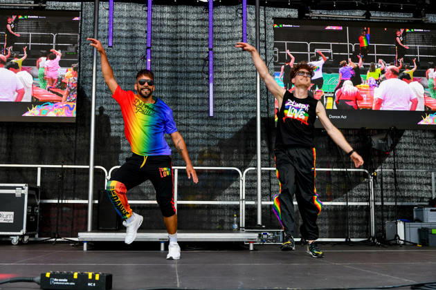 Deutschland, Baden-Wuerttemberg, Karlsruhe 08.06.2026, Deutschland, GER, Baden-Wuerttemberg, Karlsruhe im Bild Themenbild, CSD Karlsruhe 2026, Christopher Street Day, Karlsruhe Pride, LGBTQIA+, Pride, Vielfalt, Diversität, Gleichberechtigung, Akzeptanz, Toleranz, Sichtbarkeit, Queer Community, Love is Love, Regenbogenflagge, Pride Parade, Demonstration, Menschenrechte, Inklusion, Antidiskriminierung, Solidarität, Community, Empowerment, Gender Diversity, Trans Rights, Nonbinary, Lesbian, Gay, Bisexual, Queer, Ally, Pride Month, Straßenfest, Vielfalt feiern, Gleichstellung, Karlsruhe Events, Baden-Württemberg, bunt, laut, stolz, Liebe, Respekt, Freiheit, Zusammenhalt, Christopher Street Day Karlsruhe, CSD 2026, Pride Karlsruhe, Queere Si Deutschland, Baden-Wuerttemberg, Karlsruhe, 08.06.2026-22