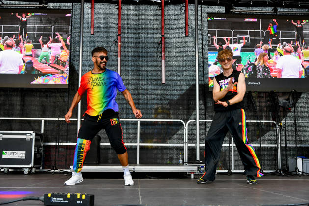 Deutschland, Baden-Wuerttemberg, Karlsruhe 08.06.2026, Deutschland, GER, Baden-Wuerttemberg, Karlsruhe im Bild Themenbild, CSD Karlsruhe 2026, Christopher Street Day, Karlsruhe Pride, LGBTQIA+, Pride, Vielfalt, Diversität, Gleichberechtigung, Akzeptanz, Toleranz, Sichtbarkeit, Queer Community, Love is Love, Regenbogenflagge, Pride Parade, Demonstration, Menschenrechte, Inklusion, Antidiskriminierung, Solidarität, Community, Empowerment, Gender Diversity, Trans Rights, Nonbinary, Lesbian, Gay, Bisexual, Queer, Ally, Pride Month, Straßenfest, Vielfalt feiern, Gleichstellung, Karlsruhe Events, Baden-Württemberg, bunt, laut, stolz, Liebe, Respekt, Freiheit, Zusammenhalt, Christopher Street Day Karlsruhe, CSD 2026, Pride Karlsruhe, Queere Si Deutschland, Baden-Wuerttemberg, Karlsruhe, 08.06.2026-24