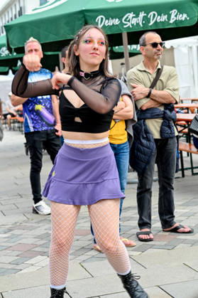 Deutschland, Baden-Wuerttemberg, Karlsruhe 08.06.2026, Deutschland, GER, Baden-Wuerttemberg, Karlsruhe im Bild Themenbild, CSD Karlsruhe 2026, Christopher Street Day, Karlsruhe Pride, LGBTQIA+, Pride, Vielfalt, Diversität, Gleichberechtigung, Akzeptanz, Toleranz, Sichtbarkeit, Queer Community, Love is Love, Regenbogenflagge, Pride Parade, Demonstration, Menschenrechte, Inklusion, Antidiskriminierung, Solidarität, Community, Empowerment, Gender Diversity, Trans Rights, Nonbinary, Lesbian, Gay, Bisexual, Queer, Ally, Pride Month, Straßenfest, Vielfalt feiern, Gleichstellung, Karlsruhe Events, Baden-Württemberg, bunt, laut, stolz, Liebe, Respekt, Freiheit, Zusammenhalt, Christopher Street Day Karlsruhe, CSD 2026, Pride Karlsruhe, Queere Si Deutschland, Baden-Wuerttemberg, Karlsruhe, 08.06.2026-34