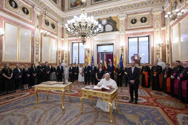 SPAIN - POPE LEO XIV DURING A JOINT SESSION OF THE SPANISH PARLAMENT AT THE CONGRESS OF DEPUTIES IN MADRID - 2026 6 8 Spain, Vatican, 2026 6 8 Pope Leo XIV during a joint session of the Spanish Parliament at the Congress of Deputies in Madrid EDITORIAL USE ONLY - NO BOOKS Copyright: xVATICANxMEDIA CPPx