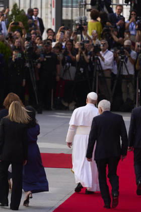 June 8, 2026, Madrid, Madrid, Spain: Pope Leo XIV (Papa Leon XVI, Robert Francis Prevost) visits Congress of Deputies on June 8, 2026 in Madrid, Spain Madrid Spain - ZUMAg15_ 20260608_zaf_g15_009 Copyright: xJackxAbuinx