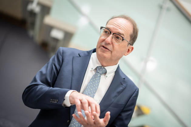 Federal Minister of the Interior Alexander Dobrindt holds a background discussion with the journalists present after the Federal Executive Committee meeting CDU Federal Executive Committee and committee meetings on 08 06 2026, Berlin Berlin Germany Konrad Adenauer Haus, Bundespart