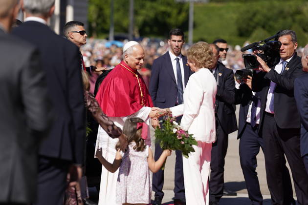 Pope Leo XIV presides a prayer in honor of the Virgin of Almudena in the Cathedral Queen Sofia greets Pope Leo XIV on his arrival at the prayer and homage to the Virgin of Almudena, in the Cathedral of Santa Maria de la Almudena, June 8, 2026, in Madrid Spain After praying before the patron saint, the Pope placed at her feet the Golden Rose, a personal and exceptional recognition with which the Pontiffs honor images of Virgins 08 JUNE 2026 POOL POPE LEON XIV MADRID CATHEDRAL ALMUDENA MADRID SPAIN PRAYER TO POPE LEON XIV MADRID Madrid Madrid Spain  Copyright: xA.xPÃ rezxMeca EuropaxPress Poolx 7582323