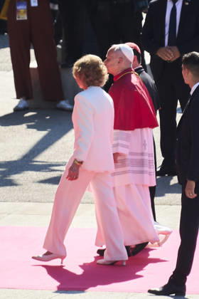 June 8, 2026, Madrid, Madrid, Spain: Pope Leo XIV (Papa Leon XVI, Robert Francis Prevost) attends flower offering to Nuestra Senora de la Almudena at Nuestra Senora de la Almudena Cathedral on June 8, 2026 in Madrid, Spain Madrid Spain  - ZUMAg15_ 20260608_zaf_g15_099 Copyright: xJackxAbuinx