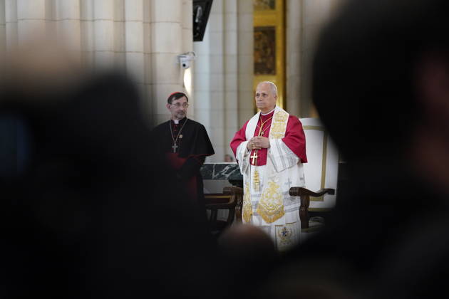 Pope Leo XIV presides a prayer in honor of the Virgin of Almudena in the Cathedral Pope Leo XIV during the prayer and homage to the Virgin of Almudena, in the Cathedral of Santa Maria de la Almudena, on June 8, 2026, in Madrid Spain After the prayer before the patron saint, the Pope has deposited at her feet the Golden Rose, a personal and exceptional recognition with which the Popes honor images of the Virgin, the Pope placed at her feet the Golden Rose, a personal and exceptional recognition with which the Pontiffs honor images of Virgins 08 JUNE 2026 POOL POPE LEÓN XIV MADRID CATHEDRAL ALMUDENA MADRID SPAIN PRAYER TO Pé Madrid Madrid Spain  Copyright: xA.xPÃ rezxMeca EuropaxPress Poolx 7582364