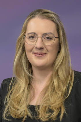 v l Katharina Dröge, Bündnis˜90 Die Grünen parliamentary group leader , GER, Berlin, Studio, as a guest on Maischberger, political talk show, TV, format, with presenter Sandra Maischberger, Das Erste, from Adlershof Am Studio 20, 08 06 2026, Copyright: HMBxMedia UwexKoch