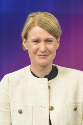 v l Jana Puglierin Security expert , GER, Berlin, Studio, guest on Maischberger, political talk show, TV, format, with presenter Sandra Maischberger, Das Erste, from Adlershof Am Studio 20, 08 06 2026, Copyright: HMBxMedia UwexKoch