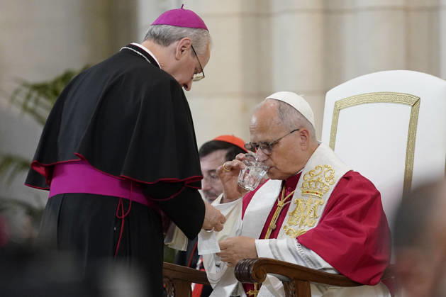 Pope Leo XIV presides a prayer in honor of the Virgin of Almudena in the Cathedral Pope Leo XIV during the prayer and homage to the Virgin of Almudena, in the Cathedral of Santa Maria de la Almudena, on June 8, 2026, in Madrid Spain After the prayer before the patron saint, the Pope has deposited at her feet the Golden Rose, a personal and exceptional recognition with which the Popes honor images of the Virgin, the Pope placed at her feet the Golden Rose, a personal and exceptional recognition with which the Popes honor images of Virgins 08 JUNE 2026 POOL POPE LEÓN XIV MADRID CATHEDRAL ALMUDENA SPAIN PRAYER TO Pé Madrid Madrid Spain  Copyright: xA.xPÃ rezxMeca EuropaxPress Poolx 7582790