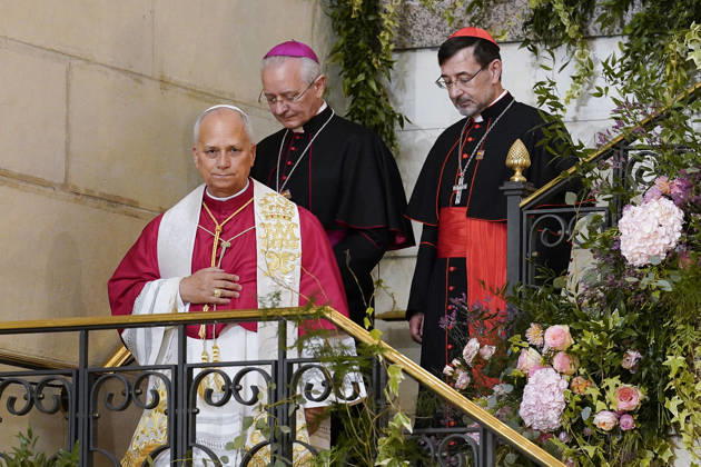 Pope Leo XIV presides a prayer in honor of the Virgin of Almudena in the Cathedral Pope Leo XIV during the prayer and homage to the Virgin of Almudena, in the Cathedral of Santa Maria de la Almudena, on June 8, 2026, in Madrid Spain After the prayer before the patron saint, the Pope has deposited at her feet the Golden Rose, a personal and exceptional recognition with which the Popes honor images of the Virgin, the Pope placed at her feet the Golden Rose, a personal and exceptional recognition with which the Popes honor images of Virgins 08 JUNE 2026 POOL POPE LEÓN XIV MADRID CATHEDRAL ALMUDENA SPAIN PRAYER TO Pé Madrid Madrid Spain  Copyright: xA.xPÃ rezxMeca EuropaxPress Poolx 7582792