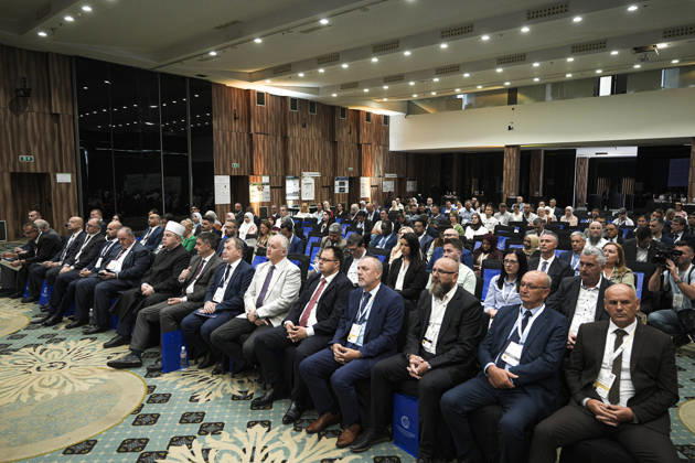 4th European Halal Congress in Sarajevo SARAJEVO, BOSNIA AND HERZEGOVINA - JUNE 9: Participants attend the 4th European Halal Congress 2026, a major event for the halal industry in Europe, in Sarajevo, Bosnia and Herzegovina, on June 9, 2026. Samir Jordamovic Anadolu Sarajevo Bosnia and Herzegovina. Editorial use only. Please get in touch for any other usage.  Copyright: x2026xAnadoluxSamirxJordamovicx