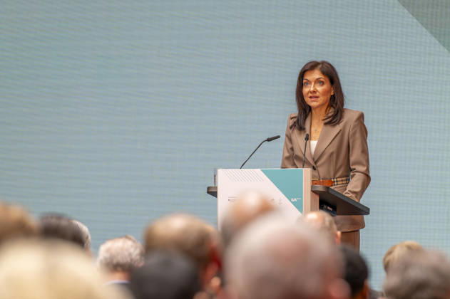 - Aviation Summit EUR, Deutschland, Berlin, 09.06.2026: Am Vortag der ILA26 treffen sich auf der Aviation Summit (BAS) Entscheider der internationalen Luftfahrt aus Politik, Industrie, Wissenschaft und Finanzen. Sie erörtern welche Fortschritte sind heute schon erreicht worden und welche Herausforderungen müssen noch gemeistert werden. Als Gäste sind anwesend: ¢ Richard Aboulafia ED, Aerodynamic Advisory ¢ Guillaume Faury CEO, Airbus ¢ Lars Wagner CEO, Airbus Commercial ¢ Michael Schöllhorn CEO, Airbus Defense and Space & President, BDLI ¢ Peter Gerber CEO, Condor ¢ Tobias Meyer CEO, Deutsche Post DHL Group ¢ Magda KopczyÅ ska DG, European Commission, DG Move ¢ Nicola Beer VP, European