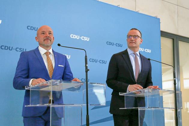 Berlin, Germany, 09 06 2026 German Bundestag Union parliamentary group meeting CSU regional group leader Alexander Hoffmann and parliamentary group leader Jens Spahn CDU Copyright: xdtsxNachrichtenagenturx dts_122203