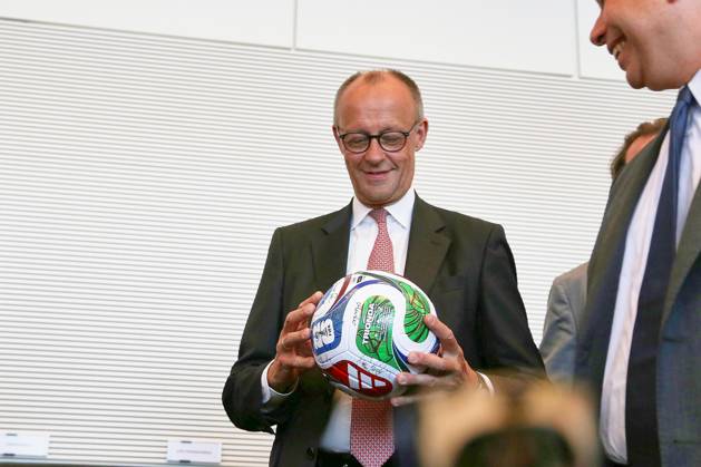 Berlin, Germany, 09 06 2026 German Bundestag Union parliamentary group meeting Federal Chancellor Friedrich Merz CDU with WM Ball Trionda Copyright: xdtsxNachrichtenagenturx dts_122206